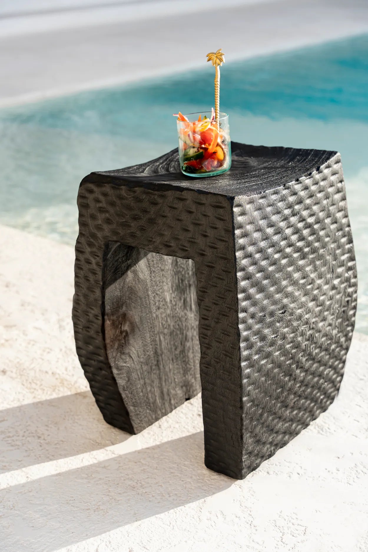 El vaso de whisky con hielo