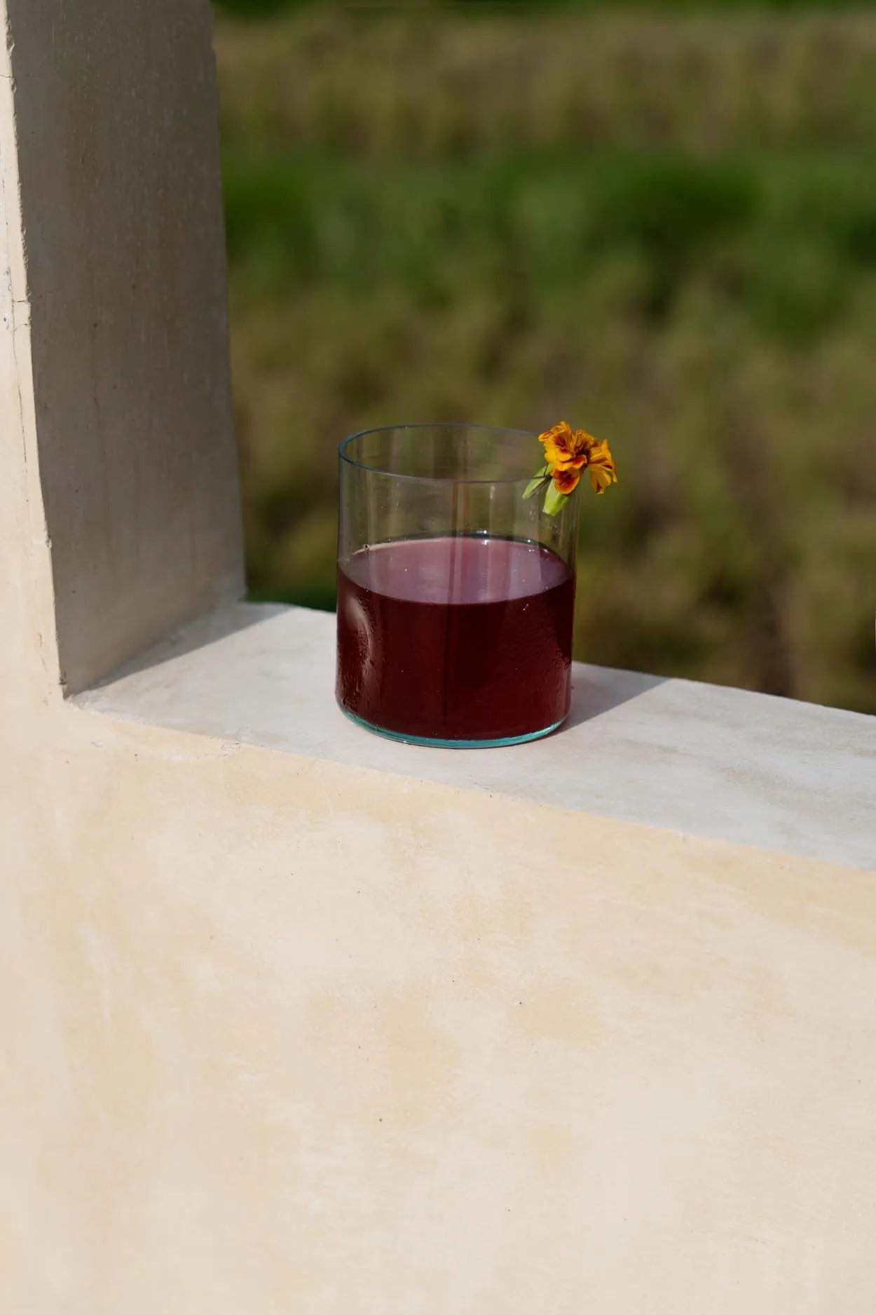 El vaso de whisky con hielo