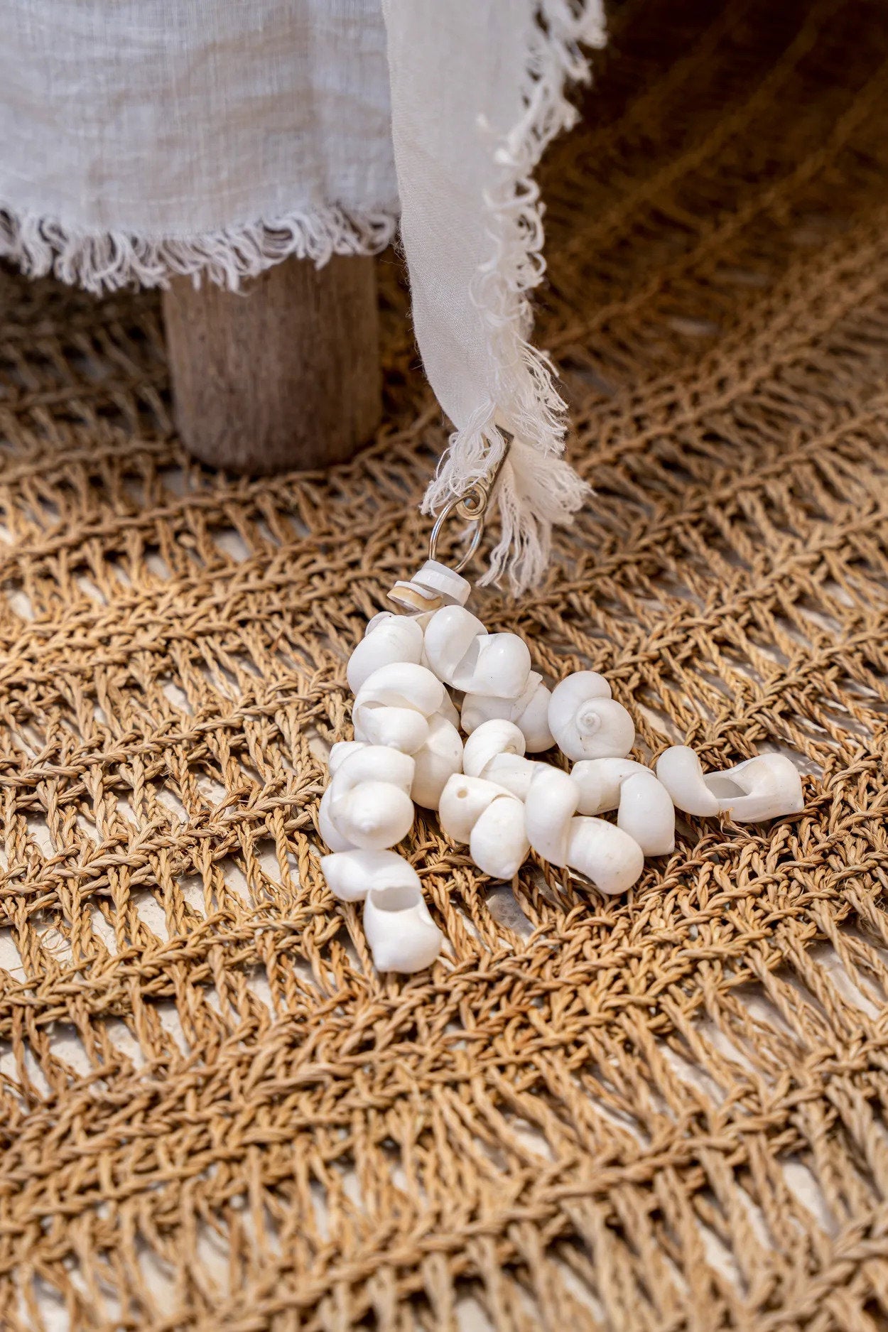 The Tablecloth Hanger - White - Set of 4