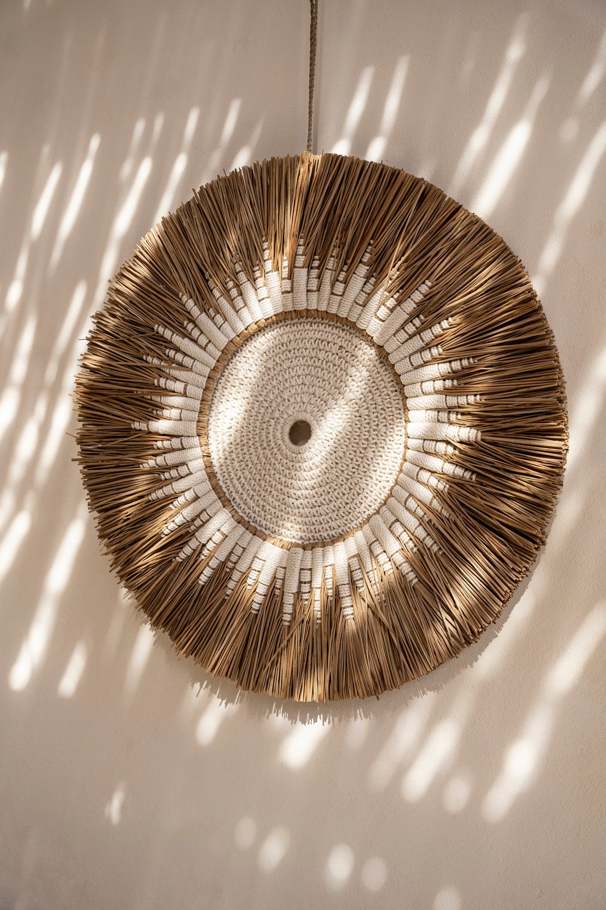 La decoración de pared de rafia macramé - blanco natural