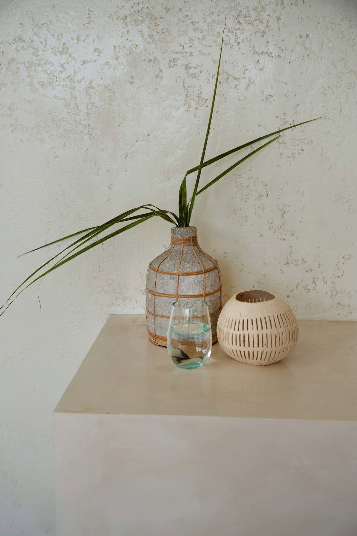 The Whoopy Vase - Concrete Grey Natural - L