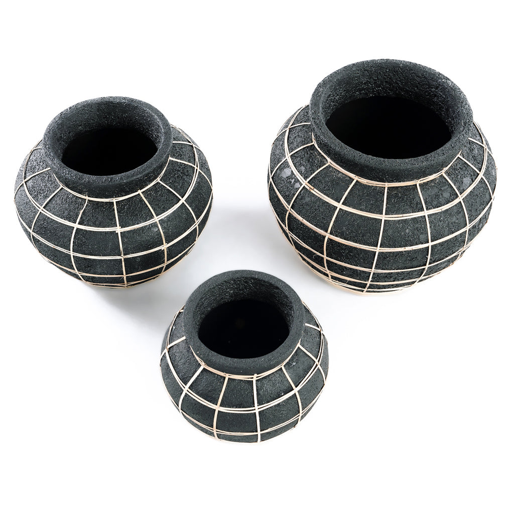 The Belly Vase - Black Natural - L