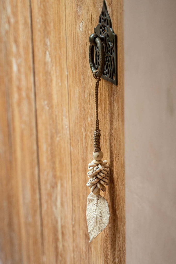 The Leaf & Shell Hanging Decoration - Natural