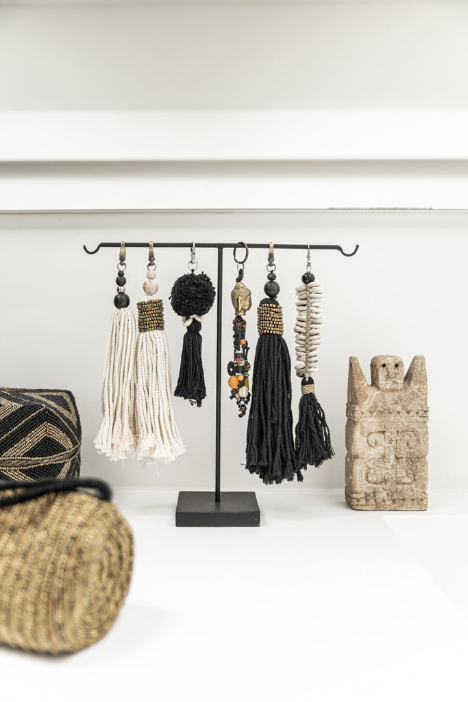 The Macrame Fishbone Keychain - Black