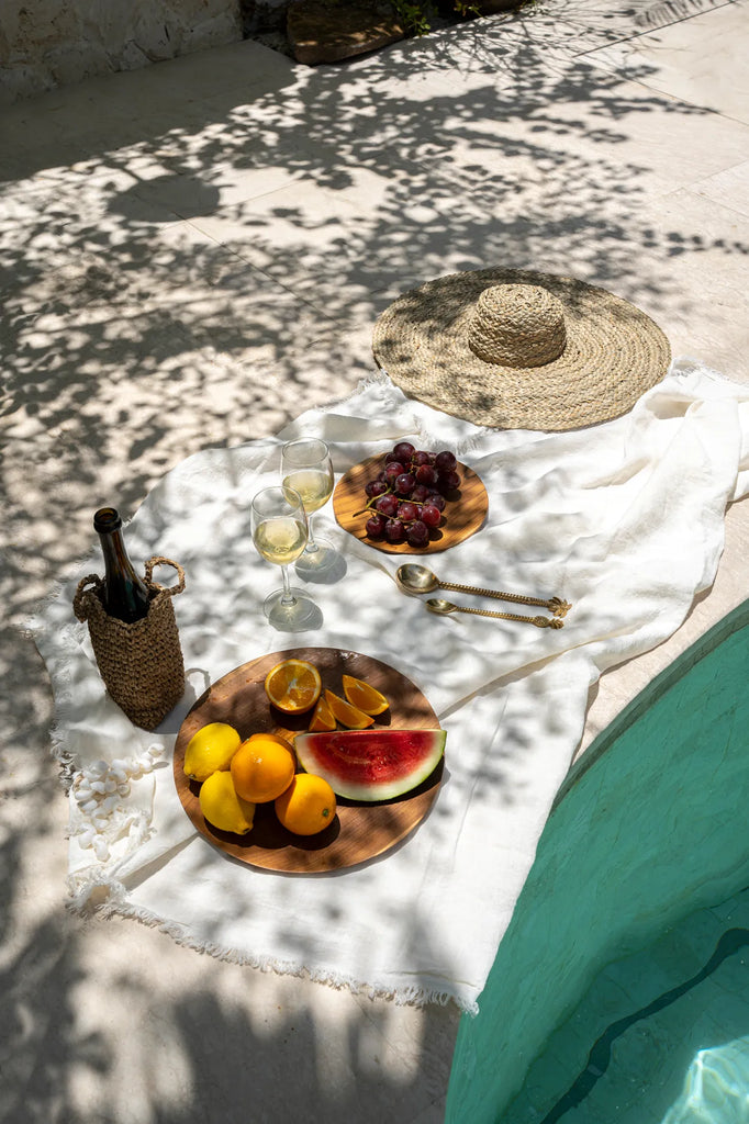 The Linen Tablecloth - White - 150x150