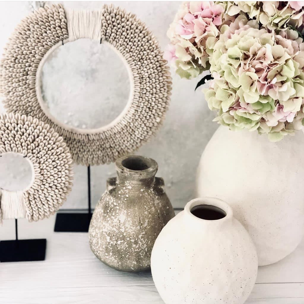 The Papua Disc on Stand - White - M