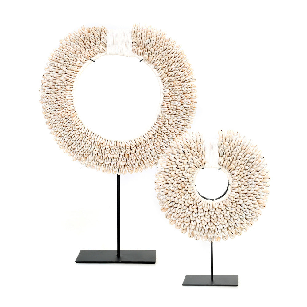 The Papua Disc on Stand - White - M